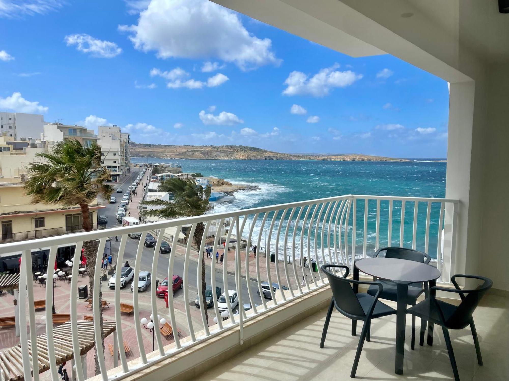Bugibba Square Seafront Lux Apartments By Holi St. Paul's Bay Ngoại thất bức ảnh
